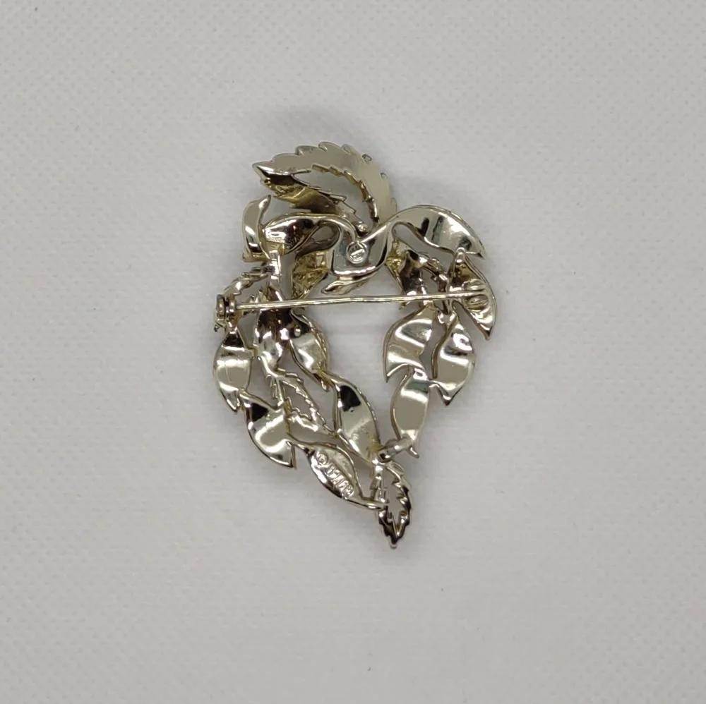 Vintage Lisner Vining Leaves Brooch‎